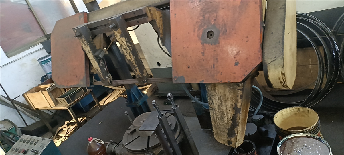GB4250 sawing machine